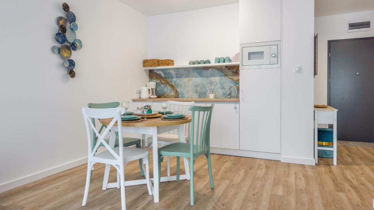 Apartamenty Sun & Snow Sagaris Z Basenem Дзівнув Екстер'єр фото