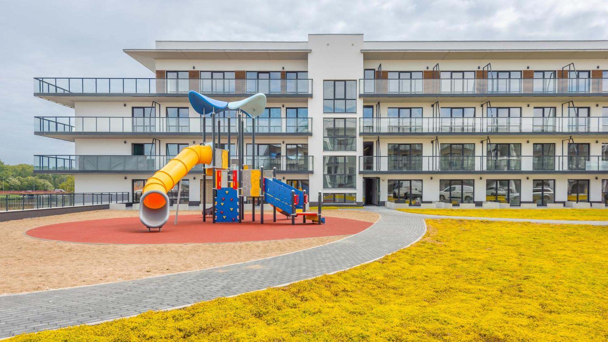 Apartamenty Sun & Snow Sagaris Z Basenem Дзівнув Екстер'єр фото